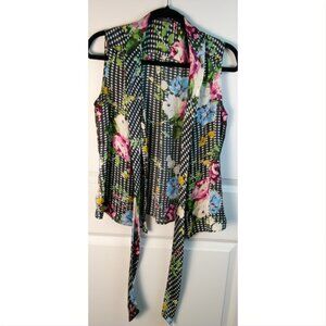 Tahari Arther S Levine Sleeveless, button down floral on Gingham style backgroun